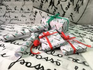 carta regalo natalizia alberelli