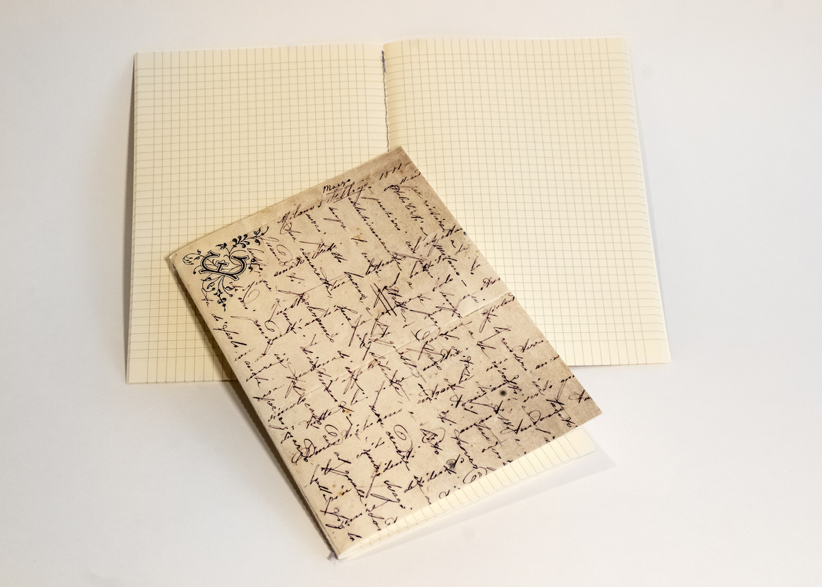 quaderno piccolo in tela con elastico color naturale – attivalamemoria